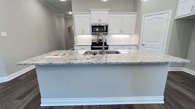 702 Moseley Lane, Greenville, TX 75402