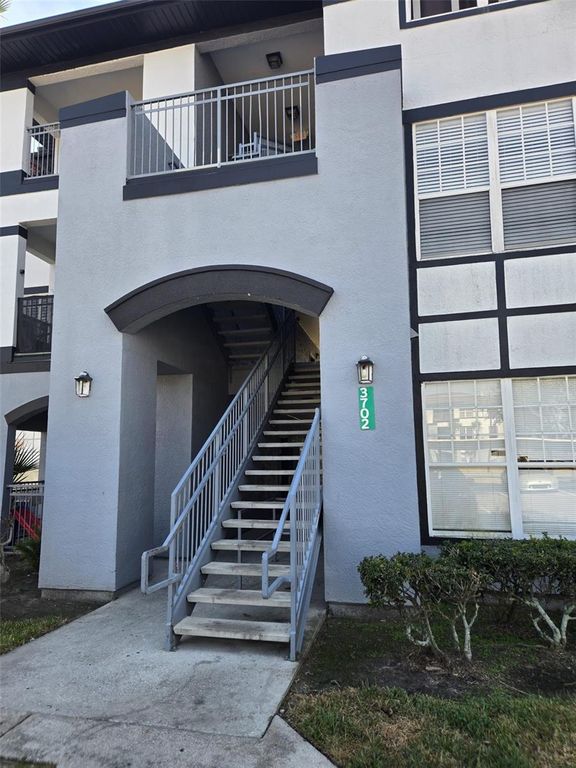 Image 1 of property listing at 3702 PALM DESERT LANE 5422, Orlando, FL 32839