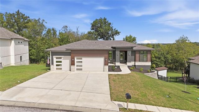 202 E Maple Street, Lone Jack, MO 64070