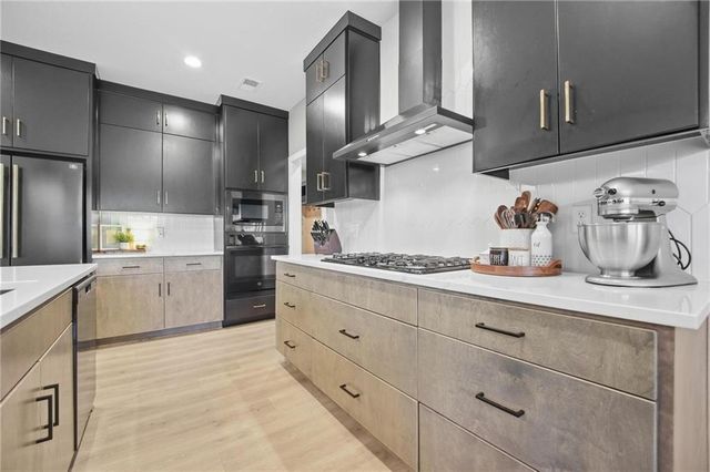 202 E Maple Street, Lone Jack, MO 64070