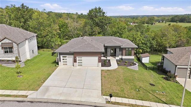 202 E Maple Street, Lone Jack, MO 64070
