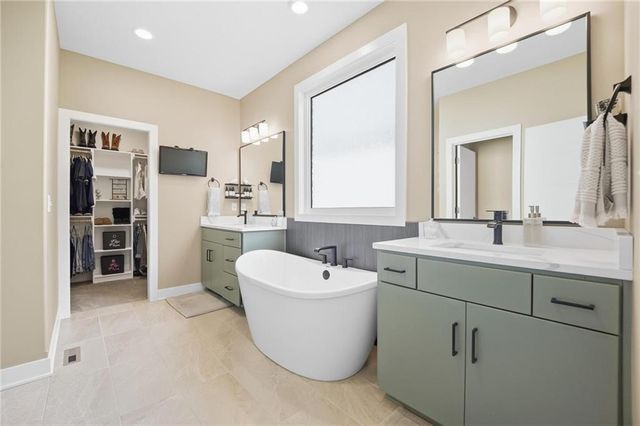 202 E Maple Street, Lone Jack, MO 64070