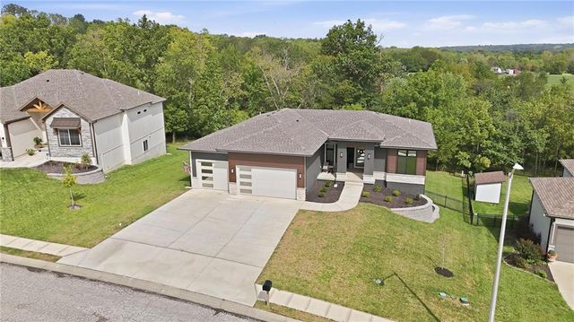 202 E Maple Street, Lone Jack, MO 64070