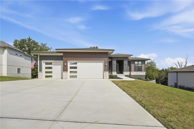 202 E Maple Street, Lone Jack, MO 64070