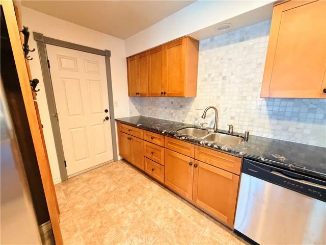 30001 Vacation, Canyon Lake, CA 92587