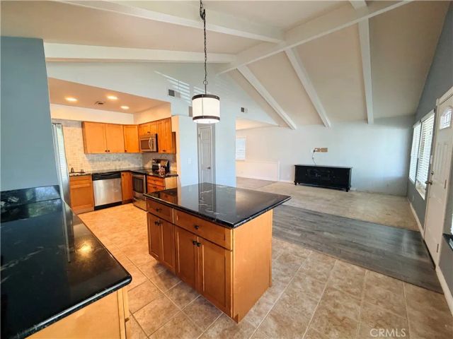 30001 Vacation, Canyon Lake, CA 92587