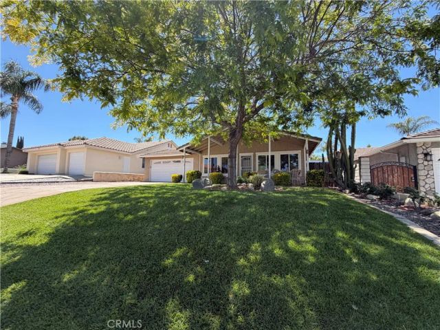 30001 Vacation, Canyon Lake, CA 92587