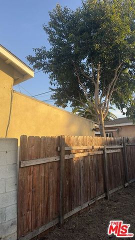 1204 E Smith Place, Long Beach, CA 90806