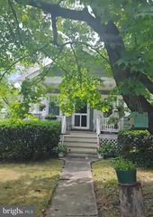 13 GLENWOOD AVE, Norristown, PA 19403