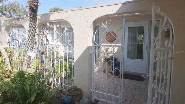 5223 VILLA MAJORCA COURT 29, Sarasota, FL 34235