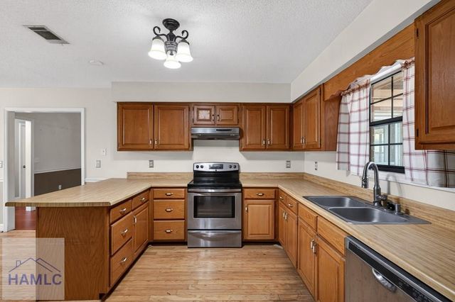 409 Hines Drive, Hinesville, GA 31313