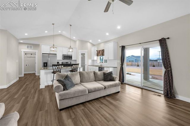 671 N Snyder Drive, Pueblo, CO 81007