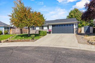 23 Blue Heron Court, Eagle Point, OR 97524