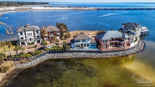 16 Wharf Ave, Pensacola, FL 32502
