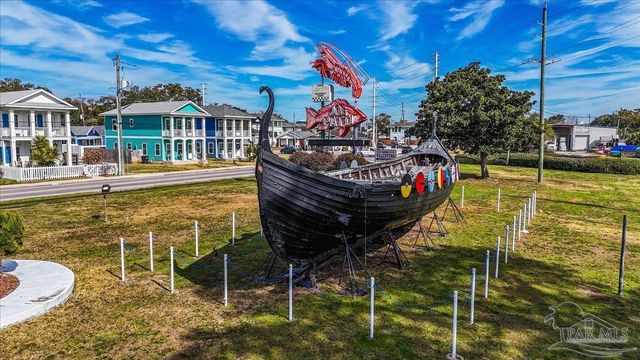 16 Wharf Ave, Pensacola, FL 32502