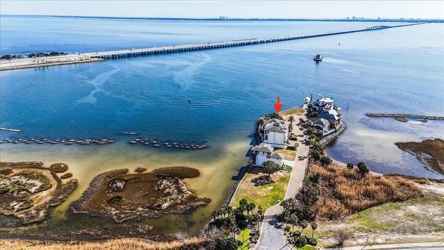 16 Wharf Ave, Pensacola, FL 32502