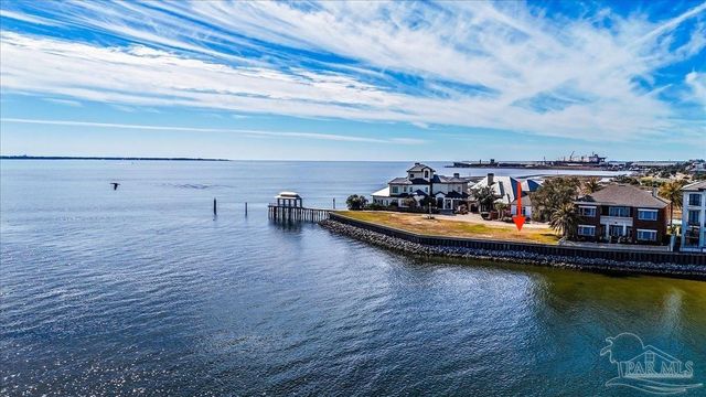 16 Wharf Ave, Pensacola, FL 32502