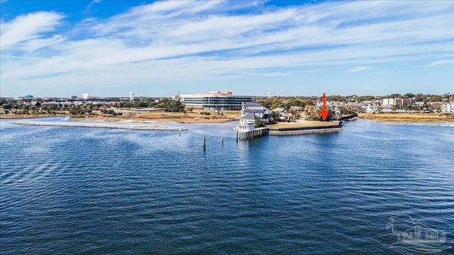 16 Wharf Ave, Pensacola, FL 32502