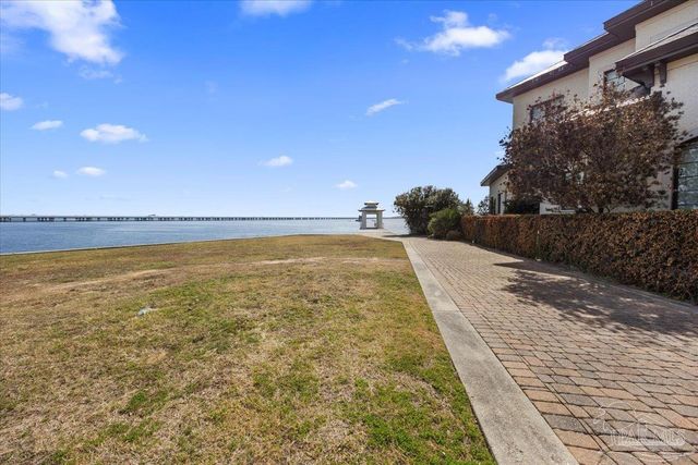 16 Wharf Ave, Pensacola, FL 32502