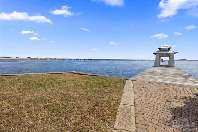 16 Wharf Ave, Pensacola, FL 32502