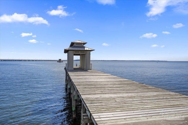 16 Wharf Ave, Pensacola, FL 32502