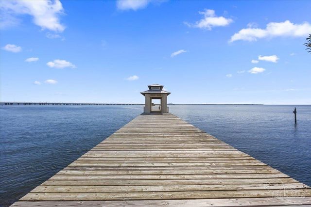16 Wharf Ave, Pensacola, FL 32502