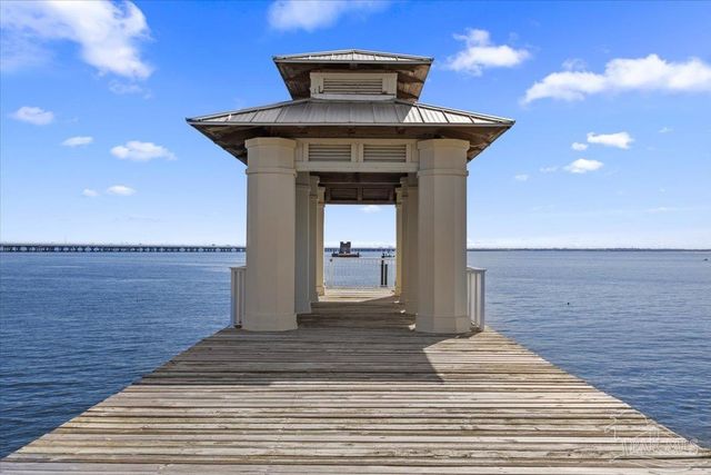 16 Wharf Ave, Pensacola, FL 32502