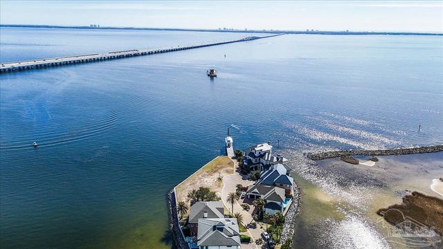 16 Wharf Ave, Pensacola, FL 32502
