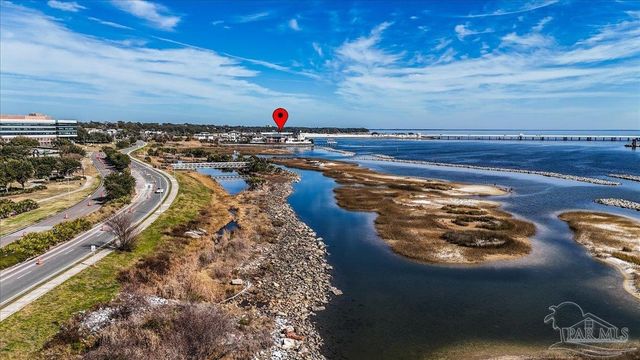 16 Wharf Ave, Pensacola, FL 32502