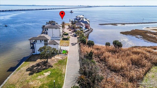 16 Wharf Ave, Pensacola, FL 32502