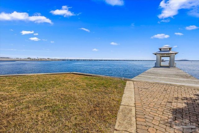 16 Wharf Ave, Pensacola, FL 32502