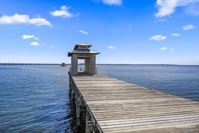 16 Wharf Ave, Pensacola, FL 32502