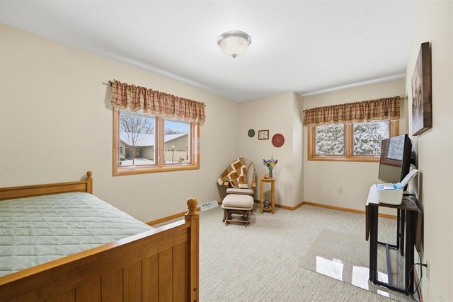 24 RIVERSIDE COURT, Fond Du Lac, WI 54935