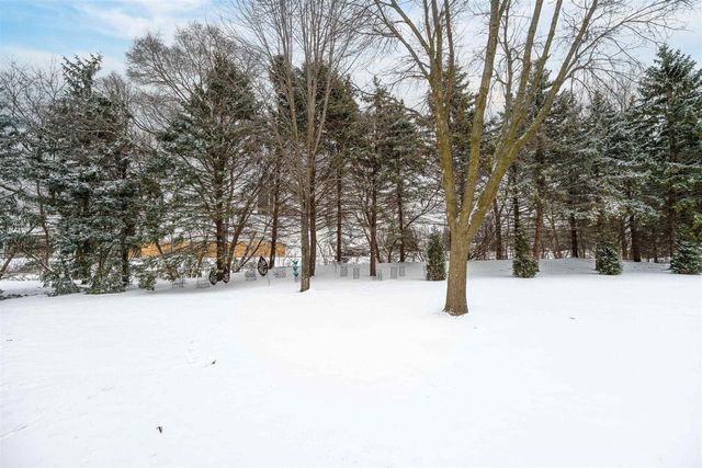 24 RIVERSIDE COURT, Fond Du Lac, WI 54935