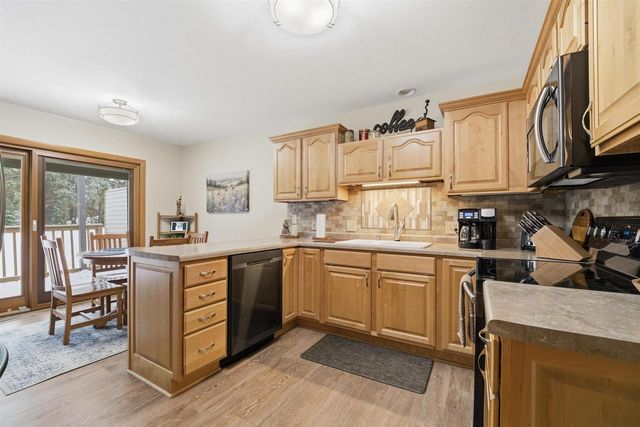 24 RIVERSIDE COURT, Fond Du Lac, WI 54935