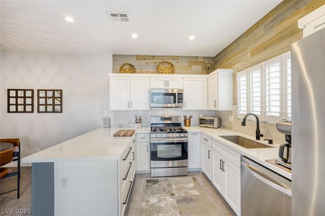 3270 Mystic Ridge Court, Las Vegas, NV 89129