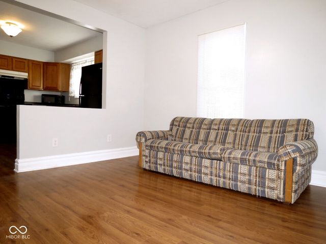 1215 Iowa Street, Columbus, IN 47201