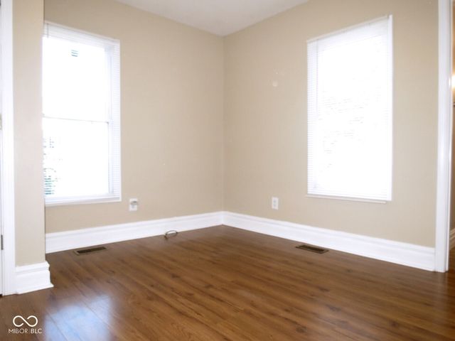 1215 Iowa Street, Columbus, IN 47201