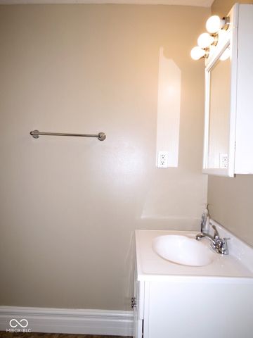 1215 Iowa Street, Columbus, IN 47201