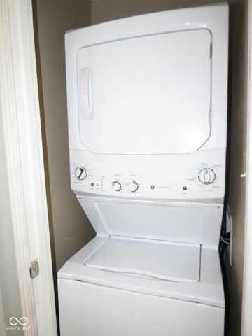 1215 Iowa Street, Columbus, IN 47201