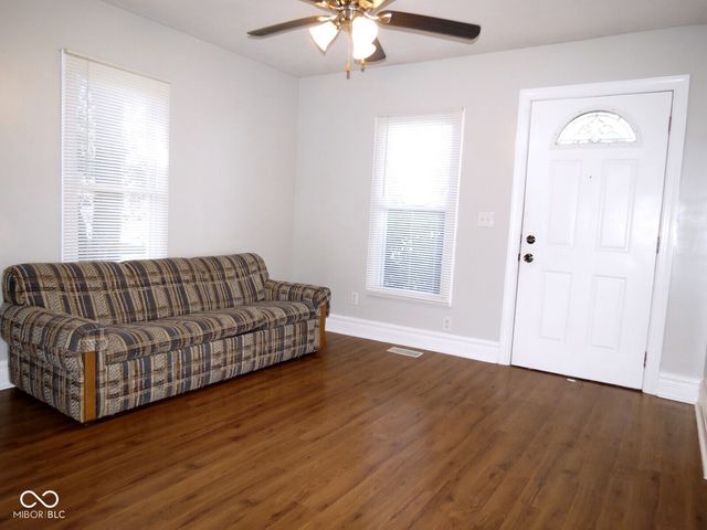 1215 Iowa Street, Columbus, IN 47201