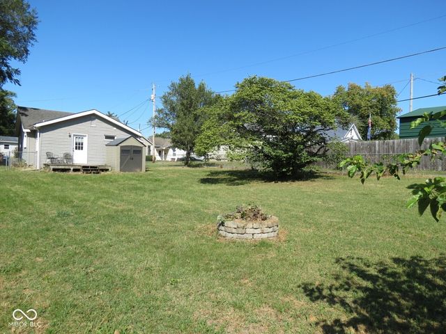 1215 Iowa Street, Columbus, IN 47201