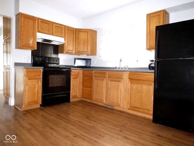 1215 Iowa Street, Columbus, IN 47201