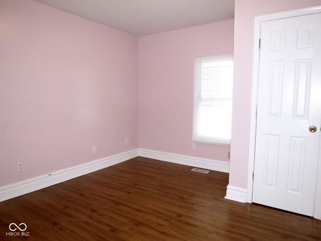 1215 Iowa Street, Columbus, IN 47201