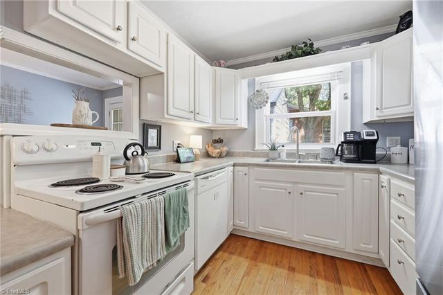 310 E Holly Hill Road, Thomasville, NC 27360