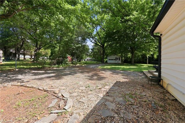 310 E Holly Hill Road, Thomasville, NC 27360