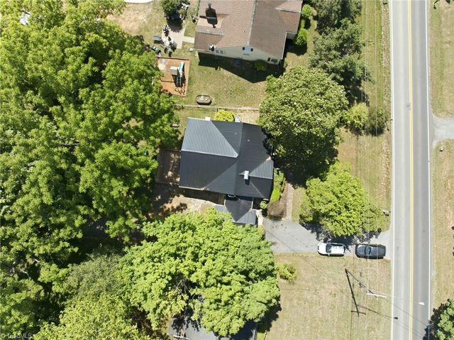 310 E Holly Hill Road, Thomasville, NC 27360