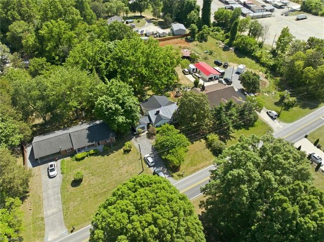 310 E Holly Hill Road, Thomasville, NC 27360