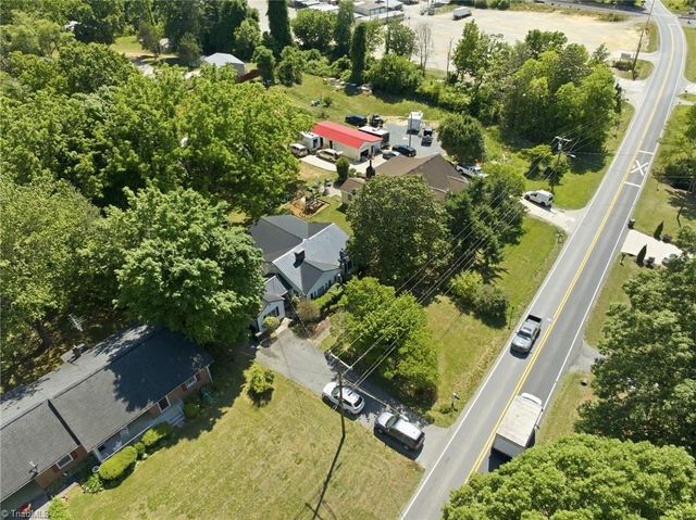 310 E Holly Hill Road, Thomasville, NC 27360
