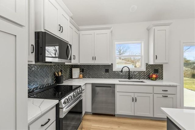 218 N Boardman Street, Pleasant Hill, MO 64080